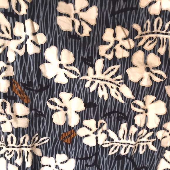 Island Skirt. Side Slits. Blue & White Hawaiian Design. Like s size 6. GUC - Picture 6 of 13